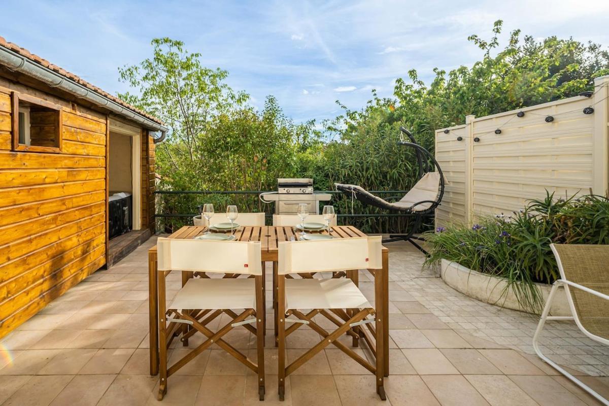 La Citadelle ~ Jacuzzi ~ Terrasse Apartment Carcassonne Exterior photo